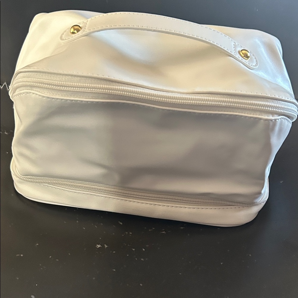Large capacity makeup bag